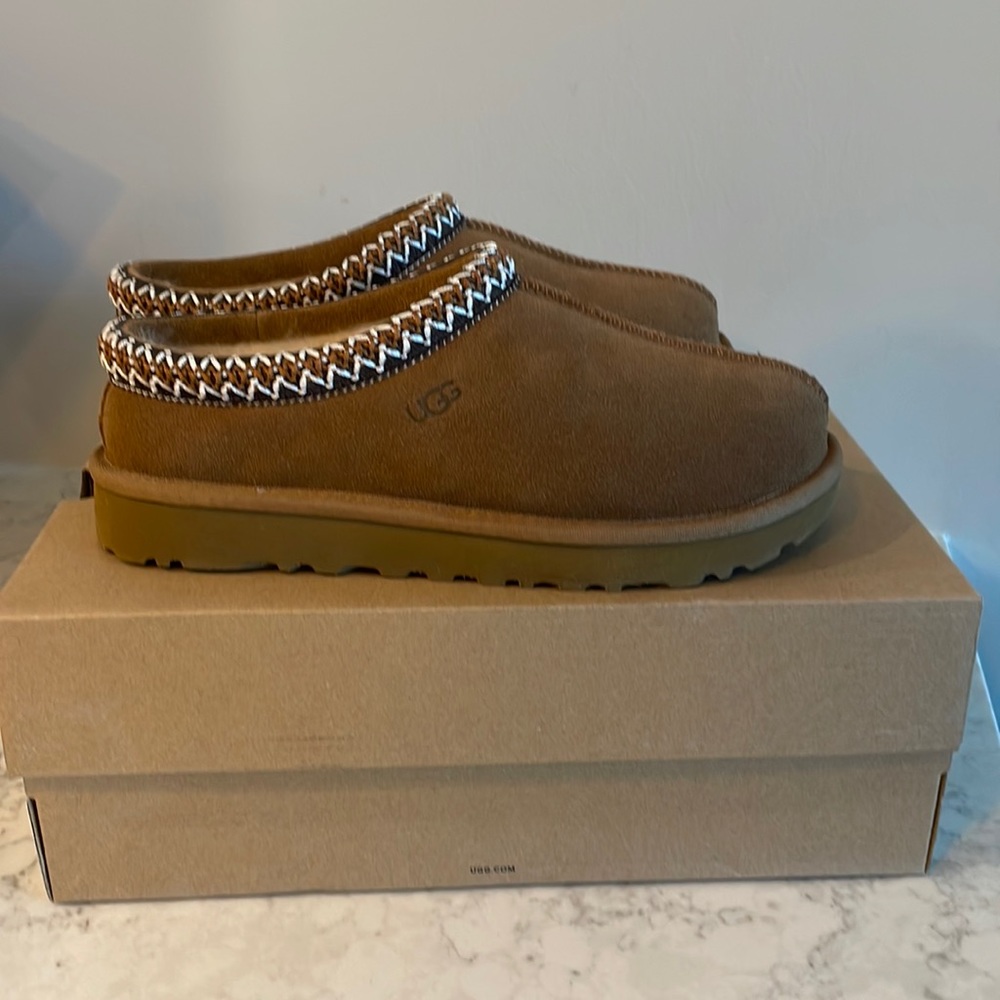 UGG Tasman Slippers New in Box Size 7 Chestnut Color